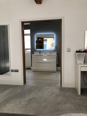 Interior - Substantial mill conversion in the heart of the Pennines (Todmorden)