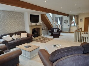 Living area - Substantial mill conversion in the heart of the Pennines (Todmorden)