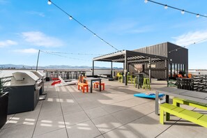 Outdoor dining - Beautiful Modern Apartment In Denver (Denver)