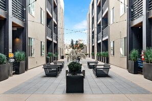 Outdoor dining - Beautiful Modern Apartment In Denver (Denver)
