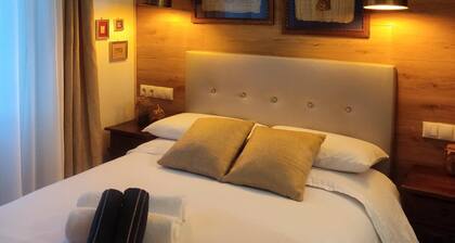ROOM WITH PRIVATE BATHROOM 1