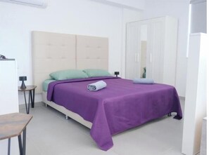1 bedroom, WiFi, bed sheets