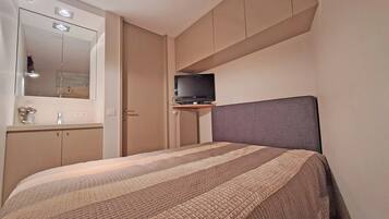 Apartment | 3 bedrooms, iron/ironing board