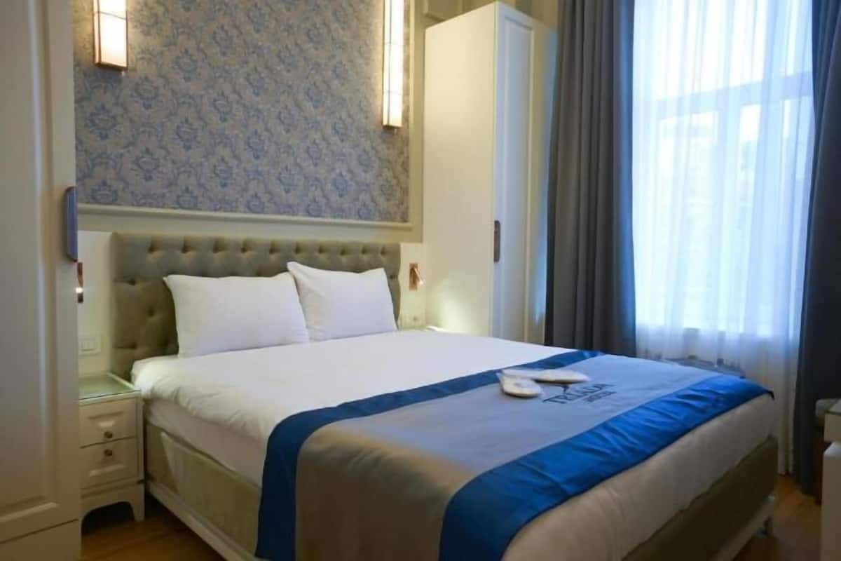 Cots/infant beds