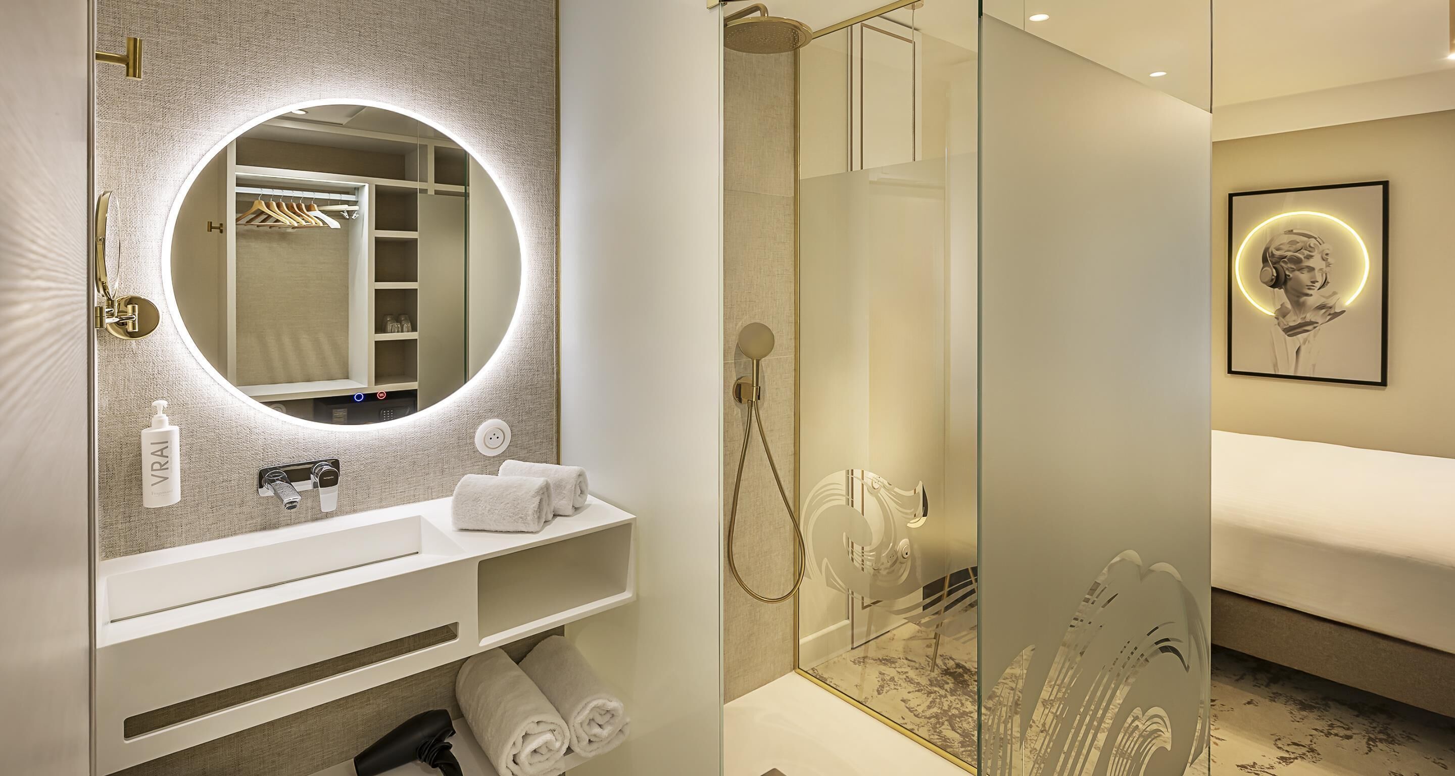 Miljövänliga toalettartiklar, hårtork, handdukar och tvål