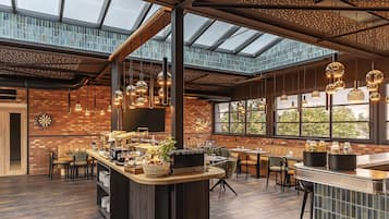 Dagelijks ontbijtbuffet (EUR 20 per persoon)