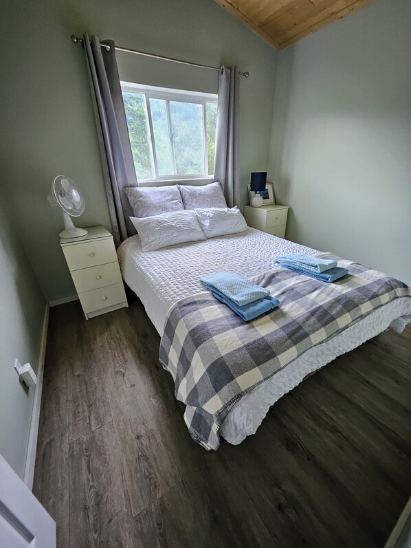 2 makuuhuonetta, Wi-Fi, vuodevaatteet