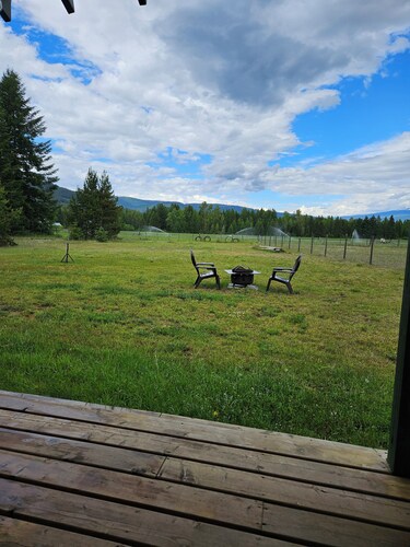 The Trophies Cabin- rural farm cabin..Relax, revive, have fun