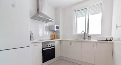 Global Properties: 3-Bedroom Home with Terrace in Moncofar