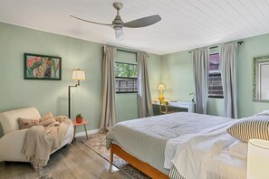 2 bedrooms, desk, iron/ironing board, free WiFi