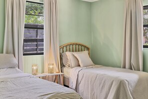 2 Schlafzimmer, Schreibtisch, Bügeleisen/Bügelbrett, kostenloses WLAN