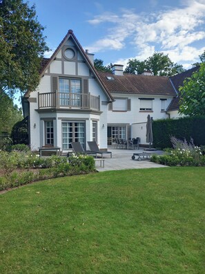 Villa | Exterior - Villa in Het Zoute Near Zwin Reserve (Knokke-Heist)