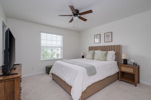 3 bedrooms, iron/ironing board, free WiFi, bed sheets