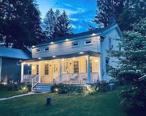 Waterfall Sound & Beach-Inspired Country Wing