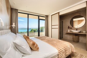 3 間睡房、房內夾萬、書桌、熨斗/熨衫板