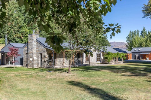 Stone Cottage, Arrow Junction Stone Cottage