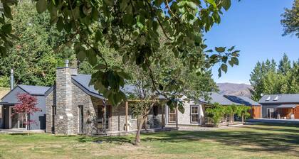 Stone Cottage, Arrow Junction Stone Cottage