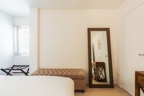 1 chambre, fer et planche à repasser, Wi-Fi gratuit, draps fournis