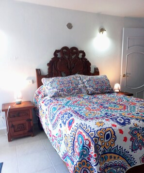 1 slaapkamer, een bureau, gratis wifi, beddengoed