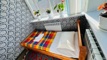 Single Room, Mountain View