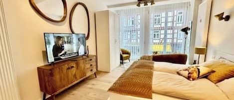 1 bedroom, iron/ironing board, travel cot, WiFi