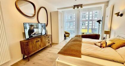 MEL&BENS Watchmaking | Old Town | Parking option