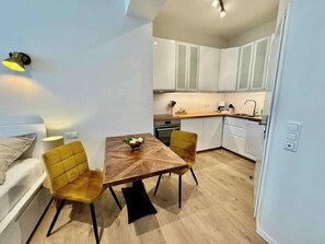 Dining - MEL&BENS Watchmaking | Old Town (Celle)