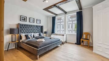 2 bedrooms, iron/ironing board, travel cot, WiFi
