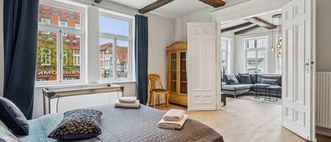 2 chambres, fer et planche à repasser, Wi-Fi, draps fournis