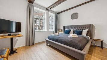 2 slaapkamers, een strijkplank/strijkijzer, reisbedje, wifi