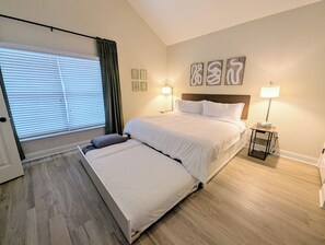 3 bedrooms, iron/ironing board, WiFi, bed sheets