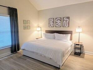 3 bedrooms, iron/ironing board, WiFi, bed sheets