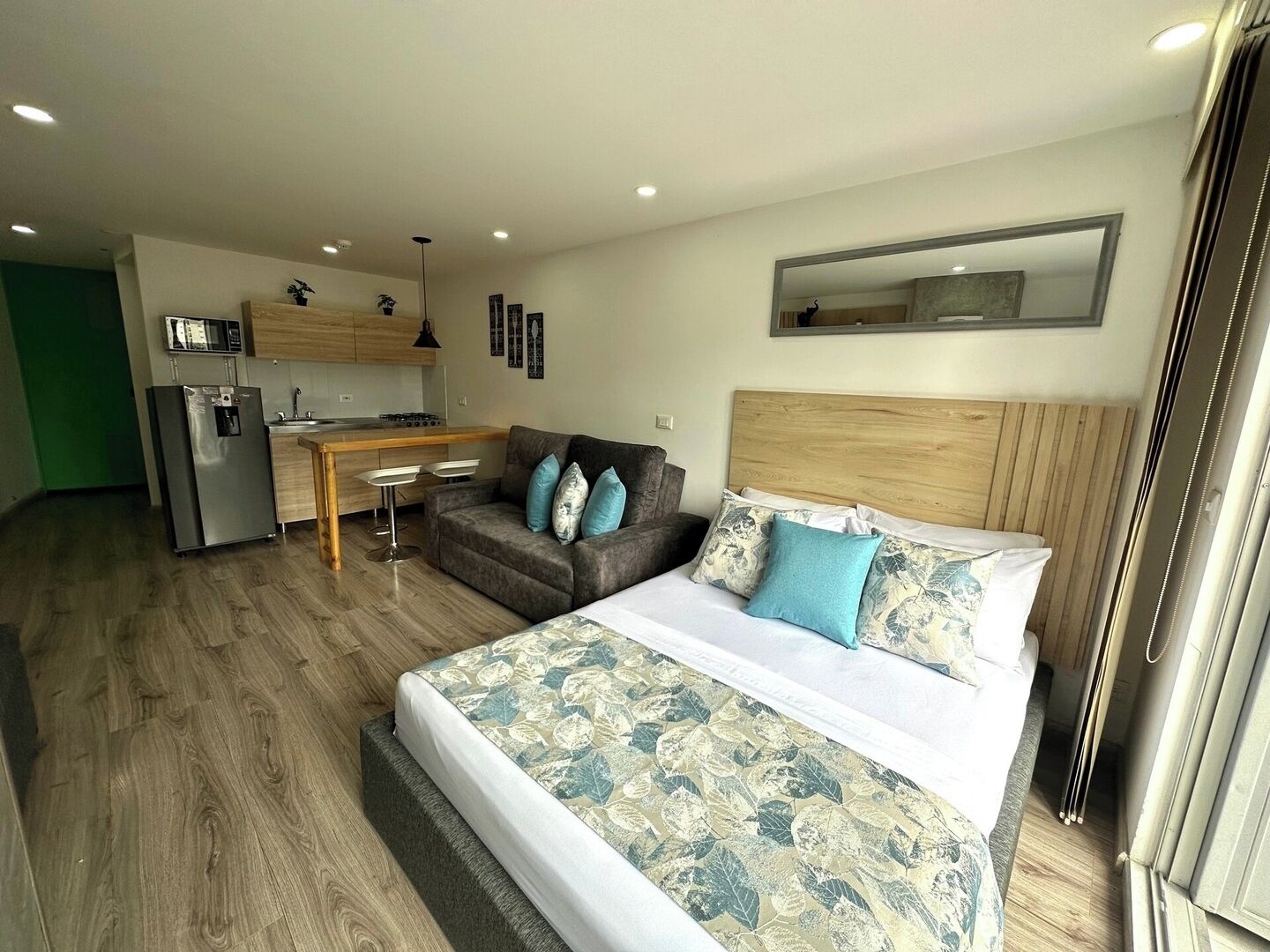 1 habitación, tabla de planchar con plancha, wifi y ropa de cama 