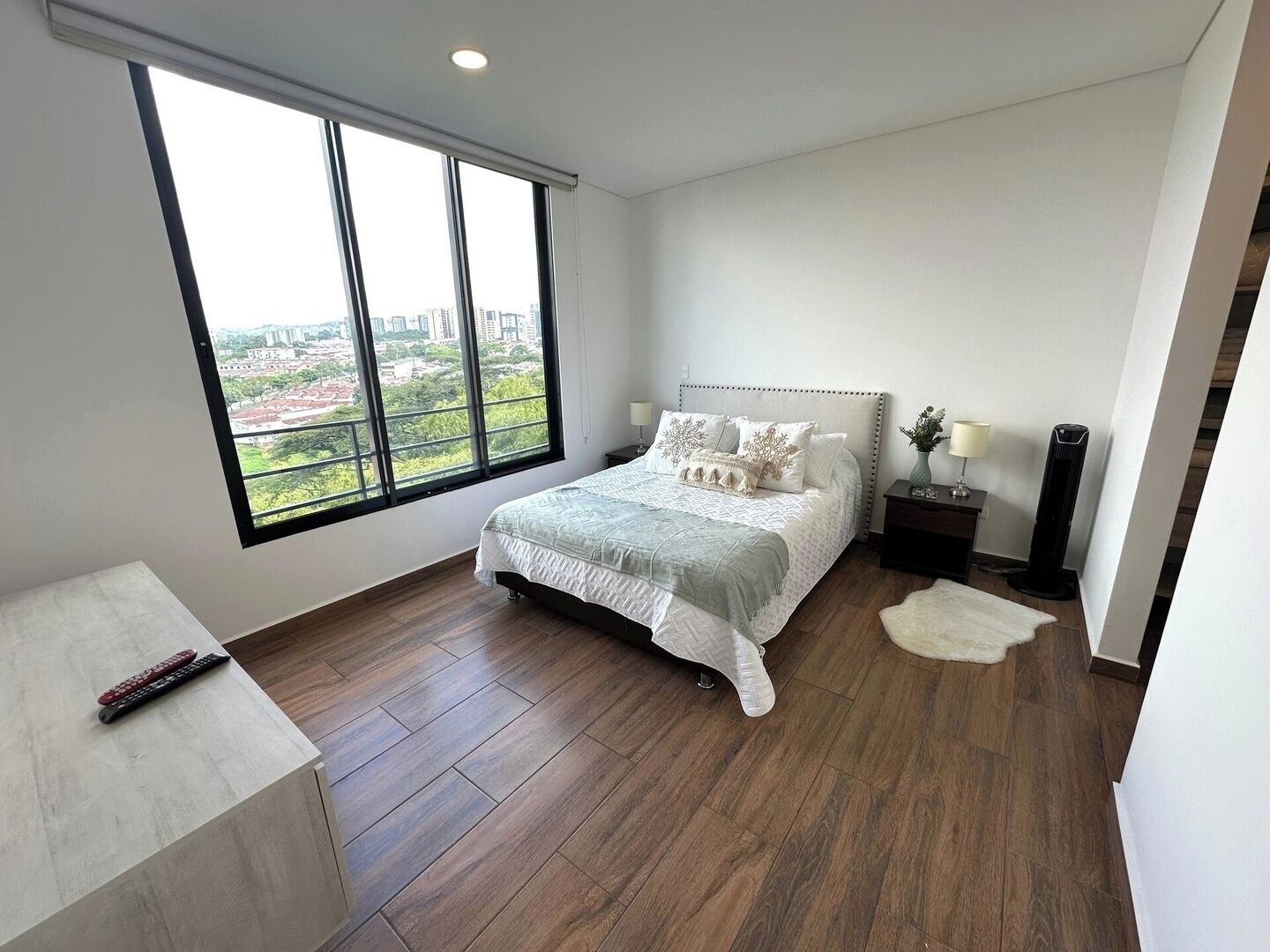 2 habitaciones, escritorio, wifi y ropa de cama 