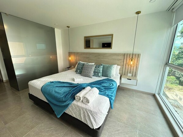 1 bedroom, desk, iron/ironing board, WiFi