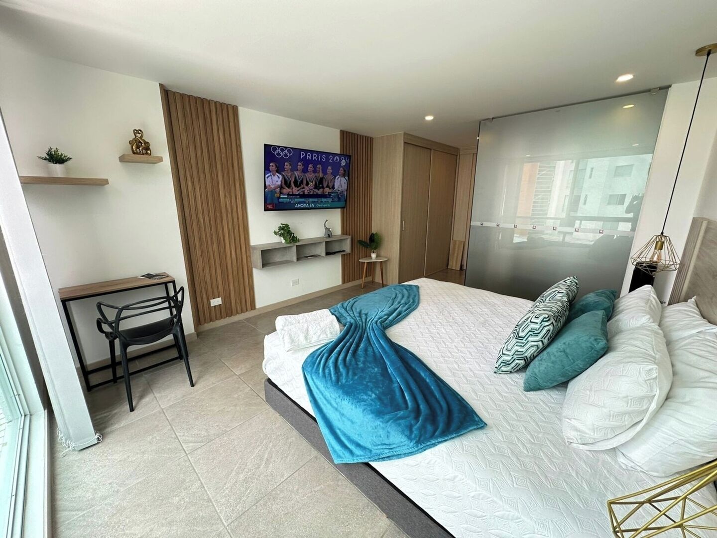 1 室のベッドルーム、デスク、アイロン / アイロン台、WiFi