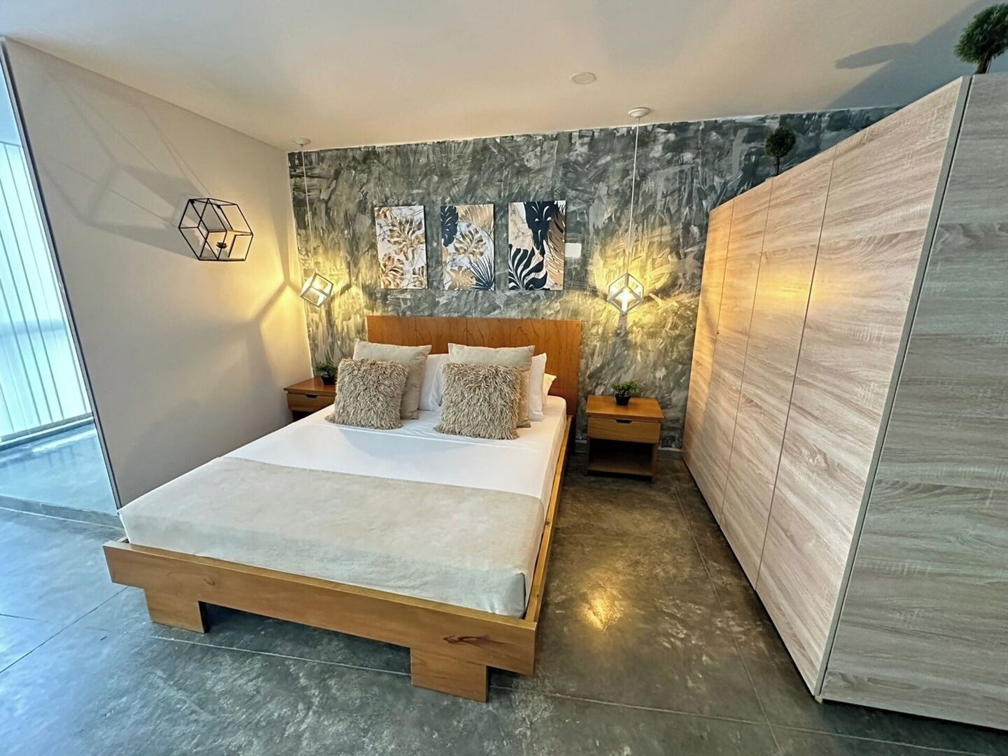 1 多间卧室、熨斗/熨衣板、WiFi、床单