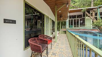 Premium Room, Courtyard View | Balcony