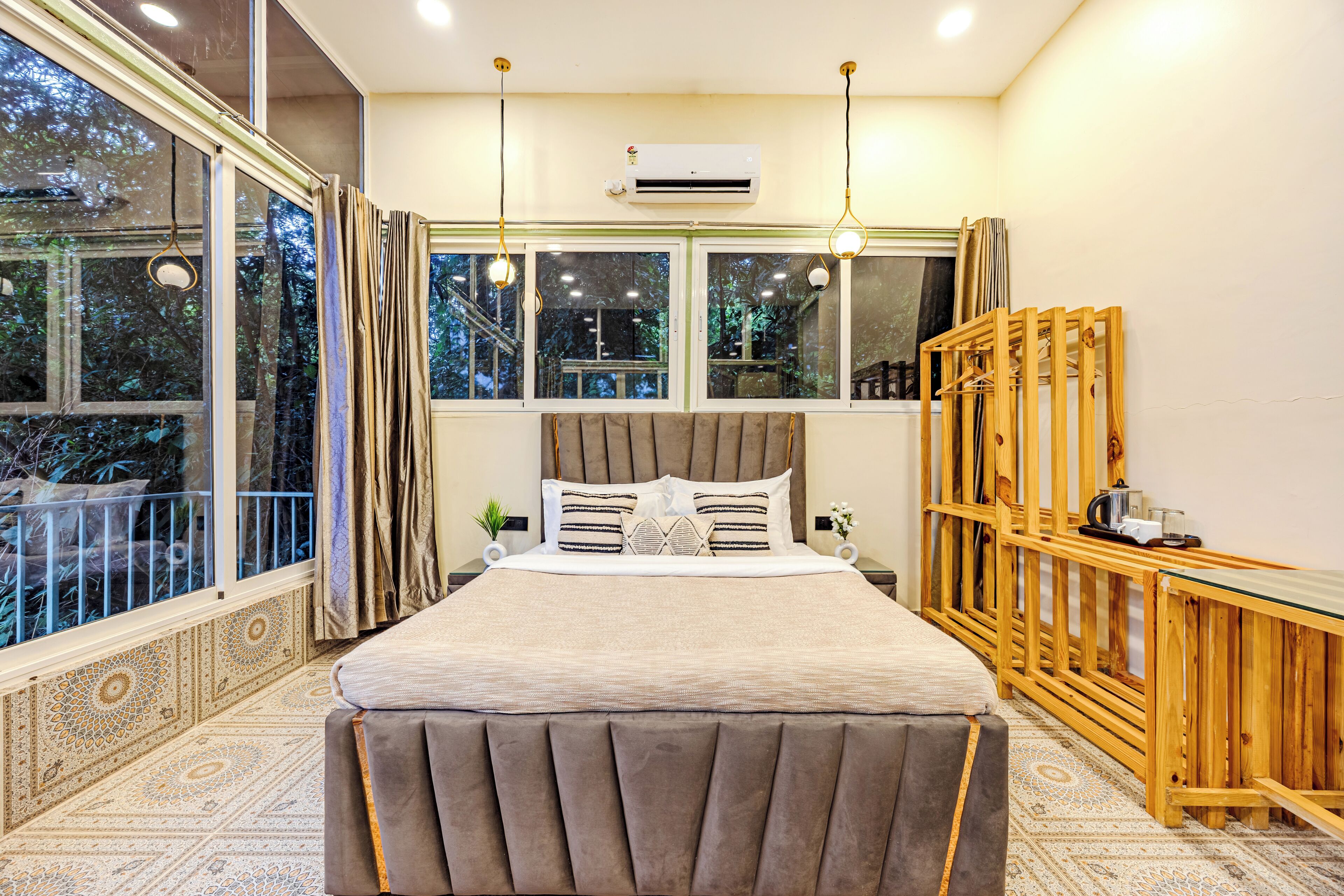 Habitación Premium, balcón | Ropa de cama de alta calidad, edredón y camas con efecto memoria 