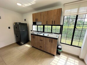 Fridge, microwave, oven, stovetop - Air-conditioned apartment (El Caimo)