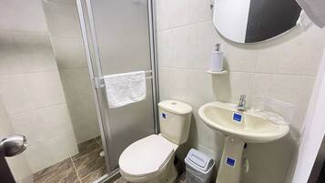 Hårtørrer, håndklæder