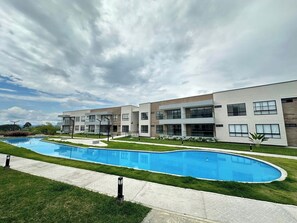 Pool - Spectacular Country Apartment with Balcony (Armenia)