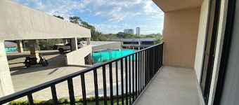 Spacious Apartment on Av 19 Norte Armenia
