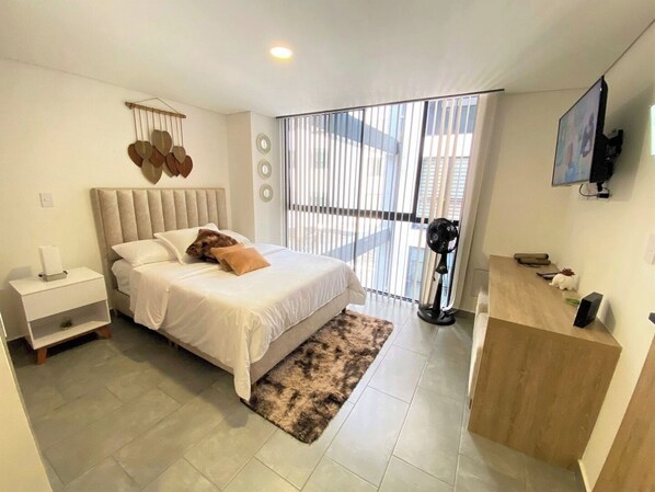 1 chambre, bureau, fer et planche à repasser, Wi-Fi