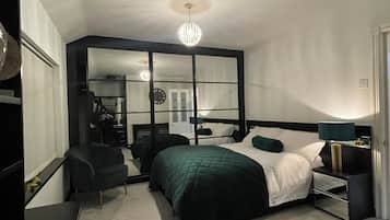 2 bedrooms, iron/ironing board, free WiFi, bed sheets