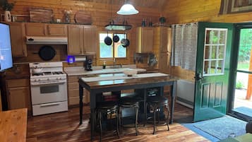 Microwave, oven, stovetop, coffee/tea maker