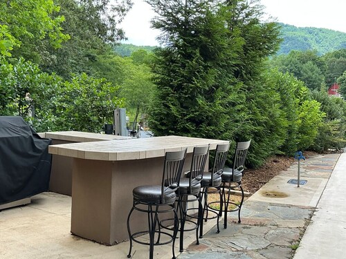 SPECTACULAR NC MOUNTAIN RV RESORT LOT!