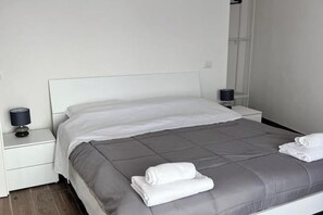 2 camere, ferro/asse da stiro, Wi-Fi, lenzuola