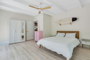 3 bedrooms, desk, free WiFi, bed sheets