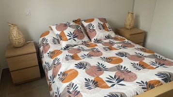 3 chambres, fer et planche à repasser, Wi-Fi, draps fournis